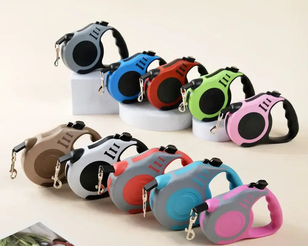 Strong automatic retractable nylon leash for small and medium dogs and cats, ensuring safety, control, and comfort during walks with ergonomic handle and tangle-free design.