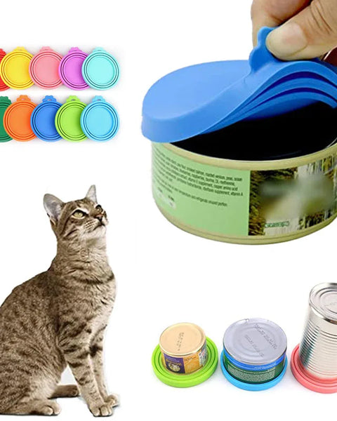 Reusable pet food can cover with built-in spoon for dogs and cats, keeps food fresh, hygienic, and prevents spills