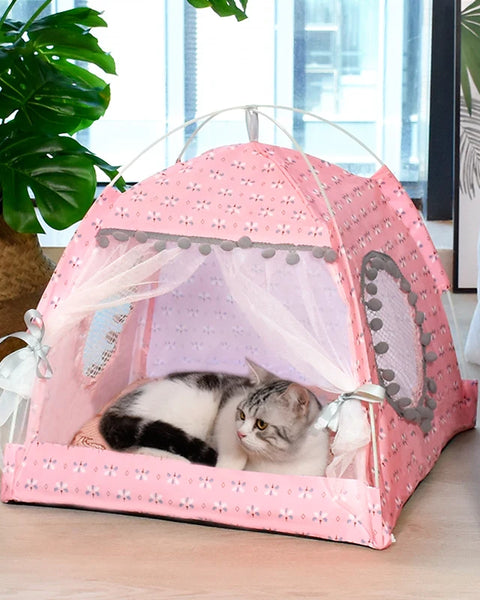 Semi-enclosed flower-shaped pet bed for cats and small dogs that provides comfort, security, and temperature regulation for restful sleep.