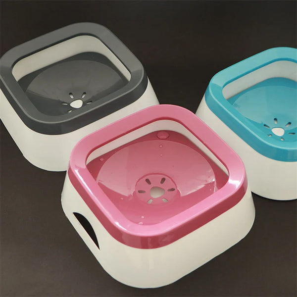 Anti-splash 1L pet water bowl made from durable PP material designed to reduce spills and keep dogs and cats hydrated with a clean drinking area